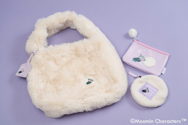 ファーバッグ3,850円（税込）、チャーム1,320円（税込）、ラウンドボアポーチ1,980円（税込）、フラットポーチ2,310円（税込）