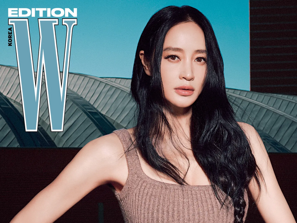 キム・ヘスが告げる秋の訪れ。最新カットで魅せた気品あふれる存在感【PHOTO】