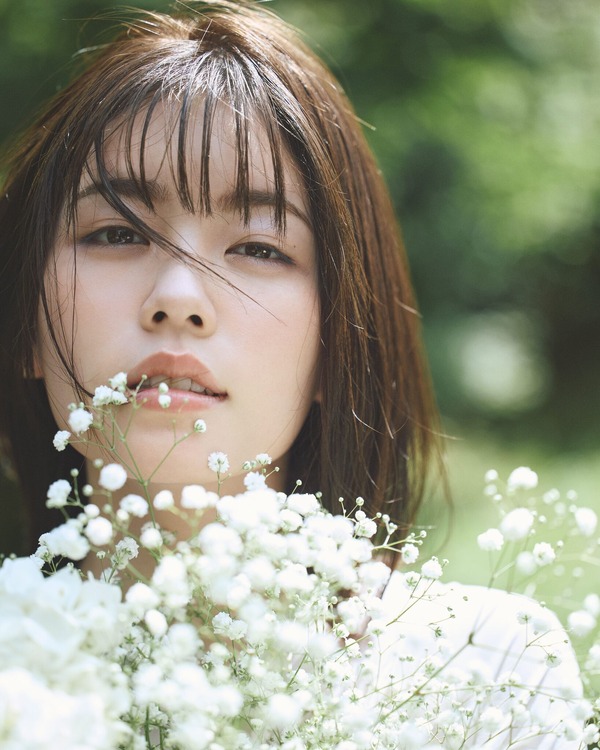 小芝風花カレンダー2026「Flower」（2025年12月12日発売）(C)マガジンハウス