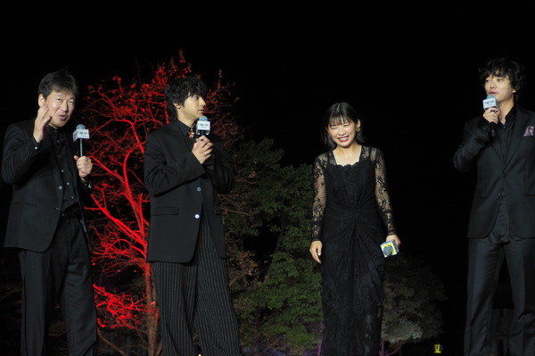 『爆弾』ジャパンプレミアカーペットイベント