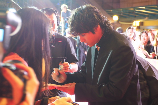 山田裕貴『爆弾』レッドカーペット