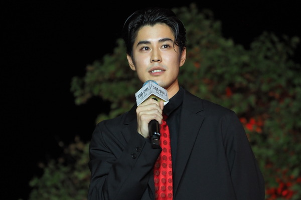 寛一郎『爆弾』レッドカーペット