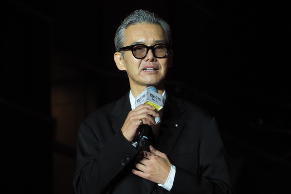 渡部篤郎『爆弾』レッドカーペット