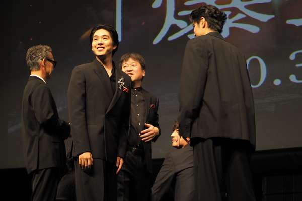 『爆弾』ジャパンプレミア試写会舞台挨拶
