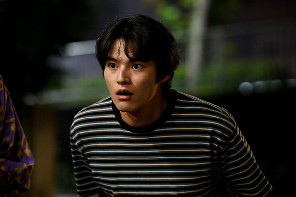 「何か闇抱えてそう」…山田杏奈演じるヒロイン・水町の過去を考察するポスト多数、「シナントロープ」1話