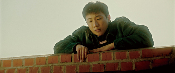 『あの時、愛を伝えられなかった僕の、３つの“もしも”の世界。』©Lewis Pictures All Rights Reserved