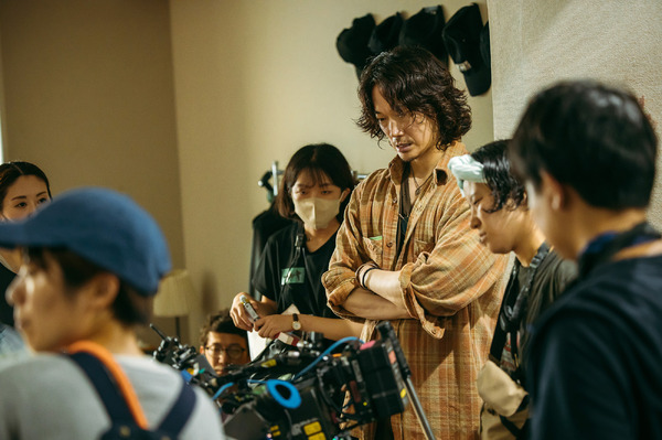 『愚か者の身分』メイキング©️2025映画「愚か者の身分」製作委員会