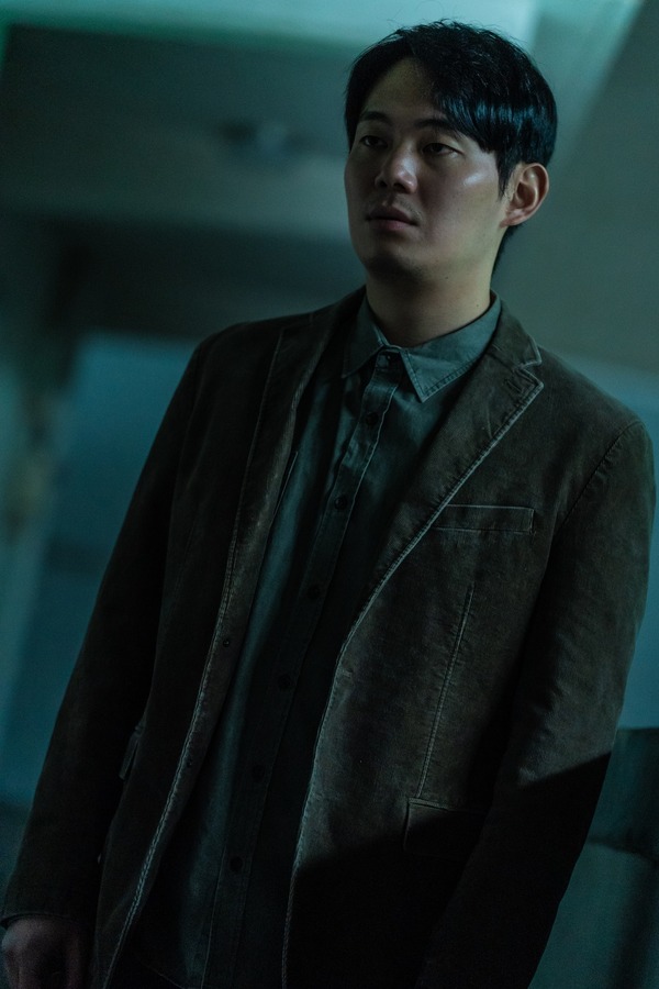 『層間騒音』© 2025 FINECUT Co., Ltd. ALL RIGHTS RESERVED