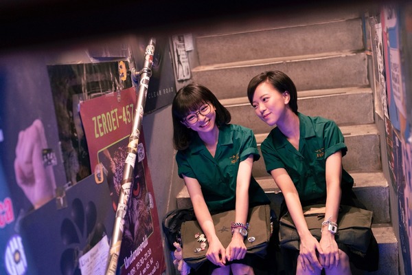 『ひとつの机、ふたつの制服』　Renaissance Films Limited （C）2024 All Rights Reserved.