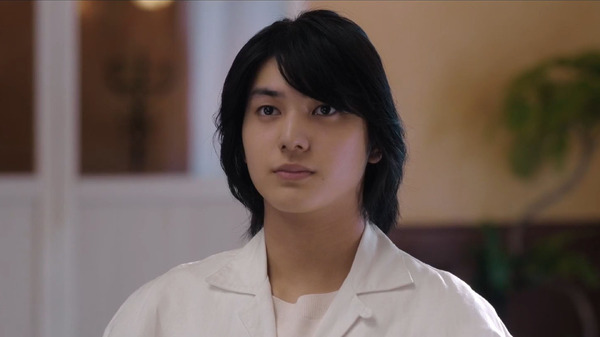 「人間標本」©2025 Amazon Content Services LLC or its Affiliates.