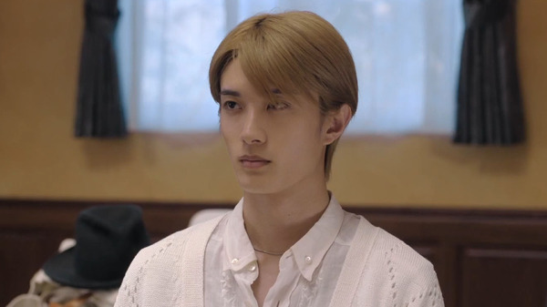 「人間標本」©2025 Amazon Content Services LLC or its Affiliates.