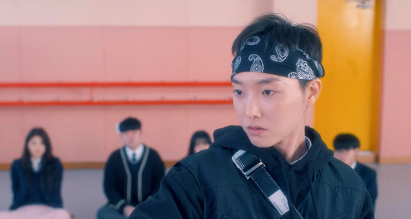 『12月の君へ』©2025 Elles Films Co., Ltd.