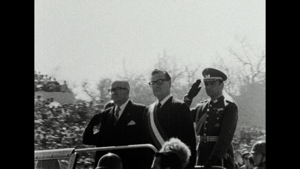 『最初の年：民意が生んだ、社会主義アジェンデ政権』