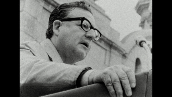 『最初の年：民意が生んだ、社会主義アジェンデ政権』