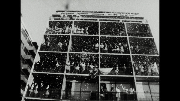 『最初の年：民意が生んだ、社会主義アジェンデ政権』