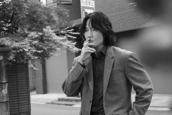 『星と月は天の穴』©️ 2025「星と月は天の穴」製作委員会