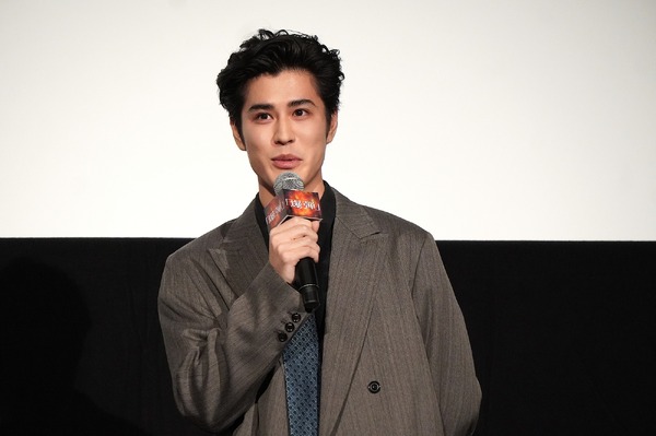 寛一郎『爆弾』初日舞台挨拶