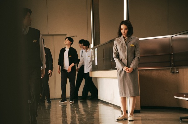 ABEMAオリジナルドラマ「MISS KING / ミス・キング」（C）AbemaTV, Inc.