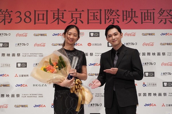 クロエ・ジャオ監督、吉沢亮／第38回東京国際映画祭の「黒澤明賞」授賞式