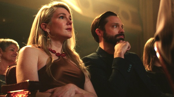 『喝采』©2024 Crazy Legs Features LLC