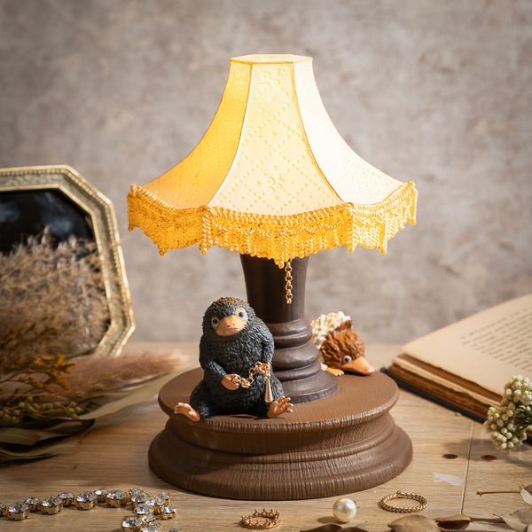 「ベビーニフラー ランプ」All characters and elements © & ™ Warner Bros. Entertainment Inc.Publishing Rights © JKR. (s25)