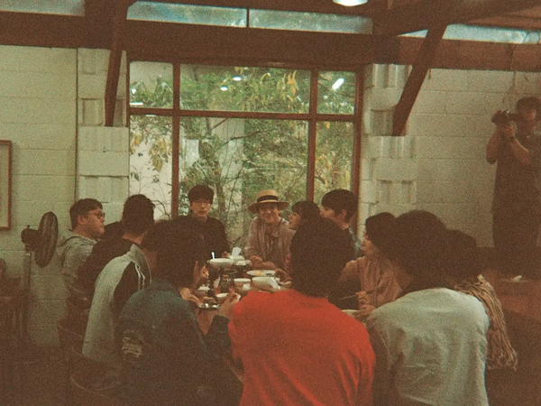 『応答せよ1988』10周年記念MTが実現！“懐かしさ満載” 合宿のスナップ公開【PHOTO】