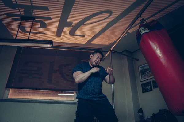 『悪魔祓い株式会社』©2025 LOTTE ENTERTAINMENT & BIG PUNCH PICTURES & NOVA FILM ALLRIGHTS RESERVED.