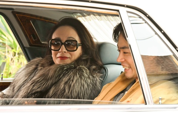 「もしもこの世が舞台なら、楽屋はどこにあるのだろう」7話(c)フジテレビ