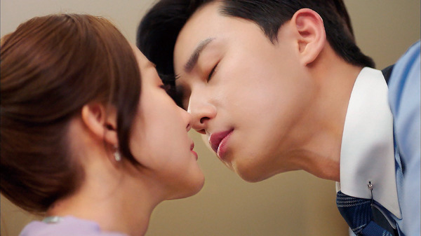 「キム秘書はいったい、なぜ？」