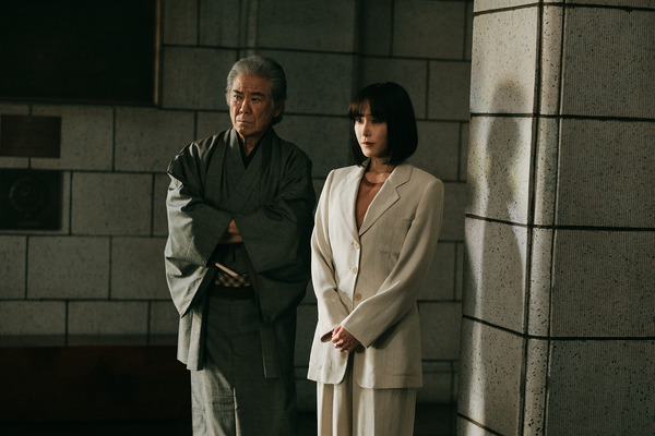 ABEMAオリジナルドラマ「MISS KING / ミス・キング」（C）AbemaTV, Inc.