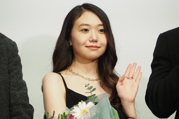 咲耶『星と月は天の穴』完成披露上映会