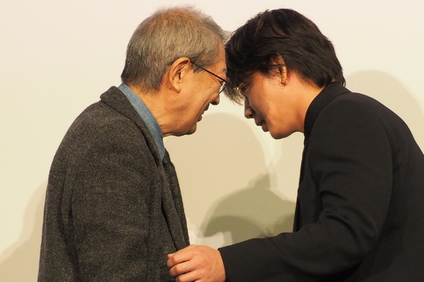 『星と月は天の穴』完成披露上映会