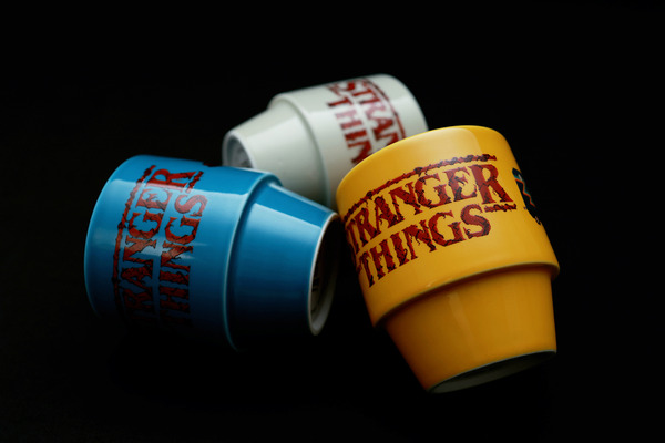 サイズ：φ8.5×H9.5cm / 320cc / 300g価　格：3,500円(3,850円)　Netflixシリーズ「ストレンジャー・シングス 未知の世界」× HASAMI8bitシリーズ