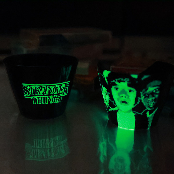 サイズ：φ8×H6.1cm / 170cc価　格：2,500円(2,750円)　Netflixシリーズ「ストレンジャー・シングス 未知の世界」× 蕎麦猪口大事典ルミナスシリーズ