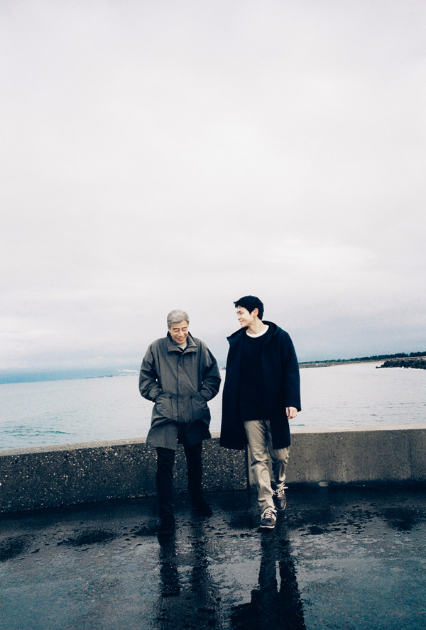 『港のひかり』©2025「港のひかり」製作委員会