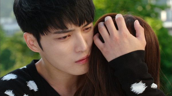 「トライアングル」　(C)2014 MBC