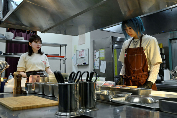 「シナントロープ」第9話 © 此元和津也/「シナントロープ」製作委員会