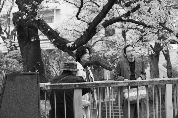 『星と月は天の穴』©️ 2025「星と月は天の穴」製作委員会