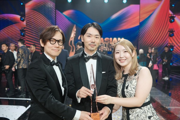 「透明なわたしたち」