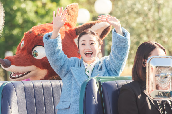 上戸彩がサプライズでパレードルートに登場！スペシャルグリーティング、『ズートピア2』公開初日に開催