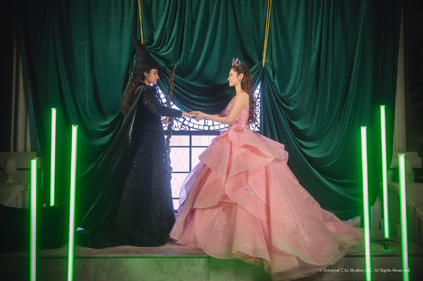 「リトル・マーサ」『ウィキッド』フォトプラン© Universal City Studios. All Rights Reserved.