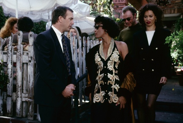 『ボディガード（1992年公開）』© 1992 Warner Bros. Entertainment Inc. All rights reserved.