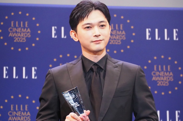 吉沢亮／「ELLE CINEMA AWARDS 2025」