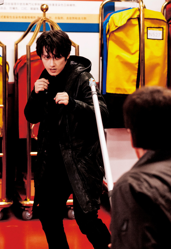 『シャドウズ・エッジ』