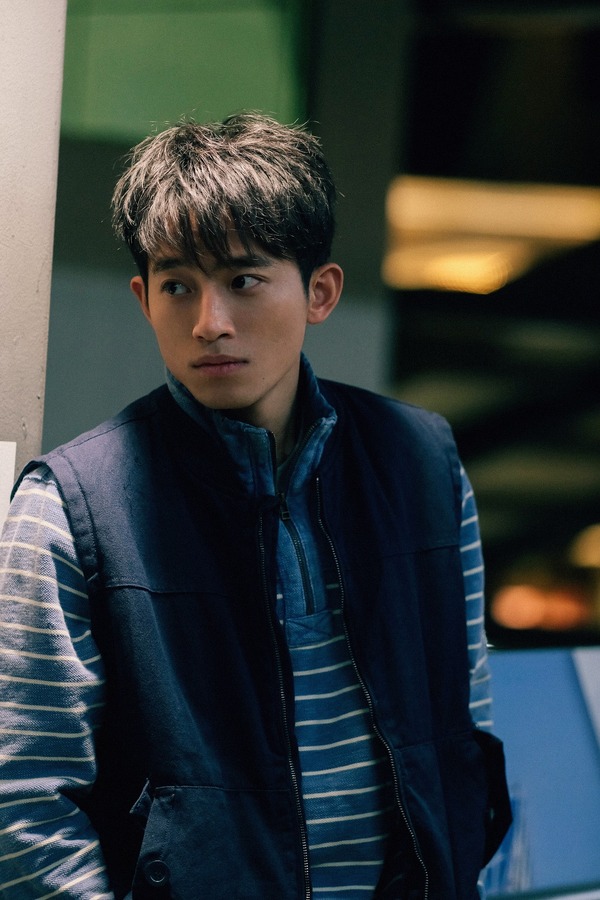 『シャドウズ・エッジ』