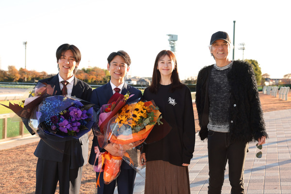 日曜劇場「ザ・ロイヤルファミリー」撮了©TBSスパークル／TBS