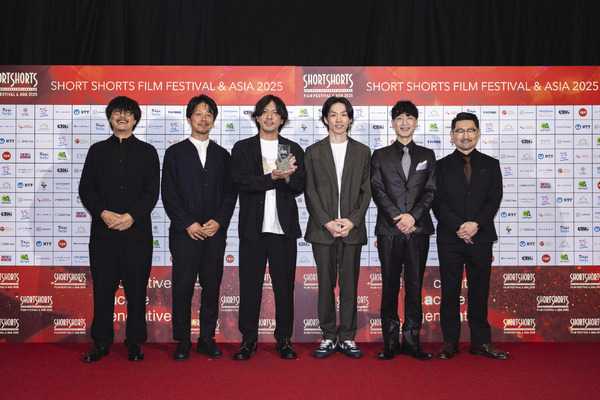 2025年度アワードを受賞したこねこフィルムのメンバー