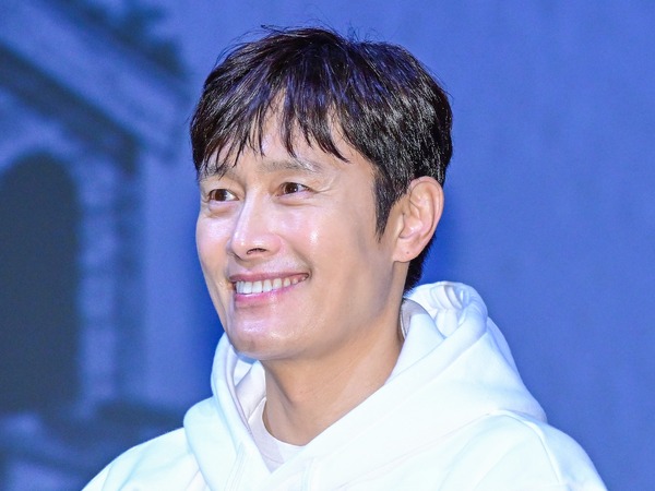 韓国俳優初のオスカー主演賞候補！イ・ビョンホン、錚々たるライバルたちに冗談飛ばす「気をつけて」