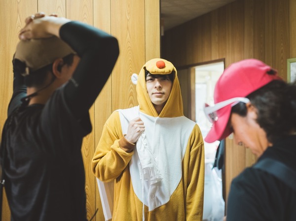 『架空の犬と嘘をつく猫』オフショット©2025 映画「架空の犬と嘘をつく猫」製作委員会