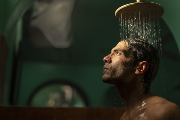 「ナイト・マネジャー」シーズン2　© Amazon MGM Studios